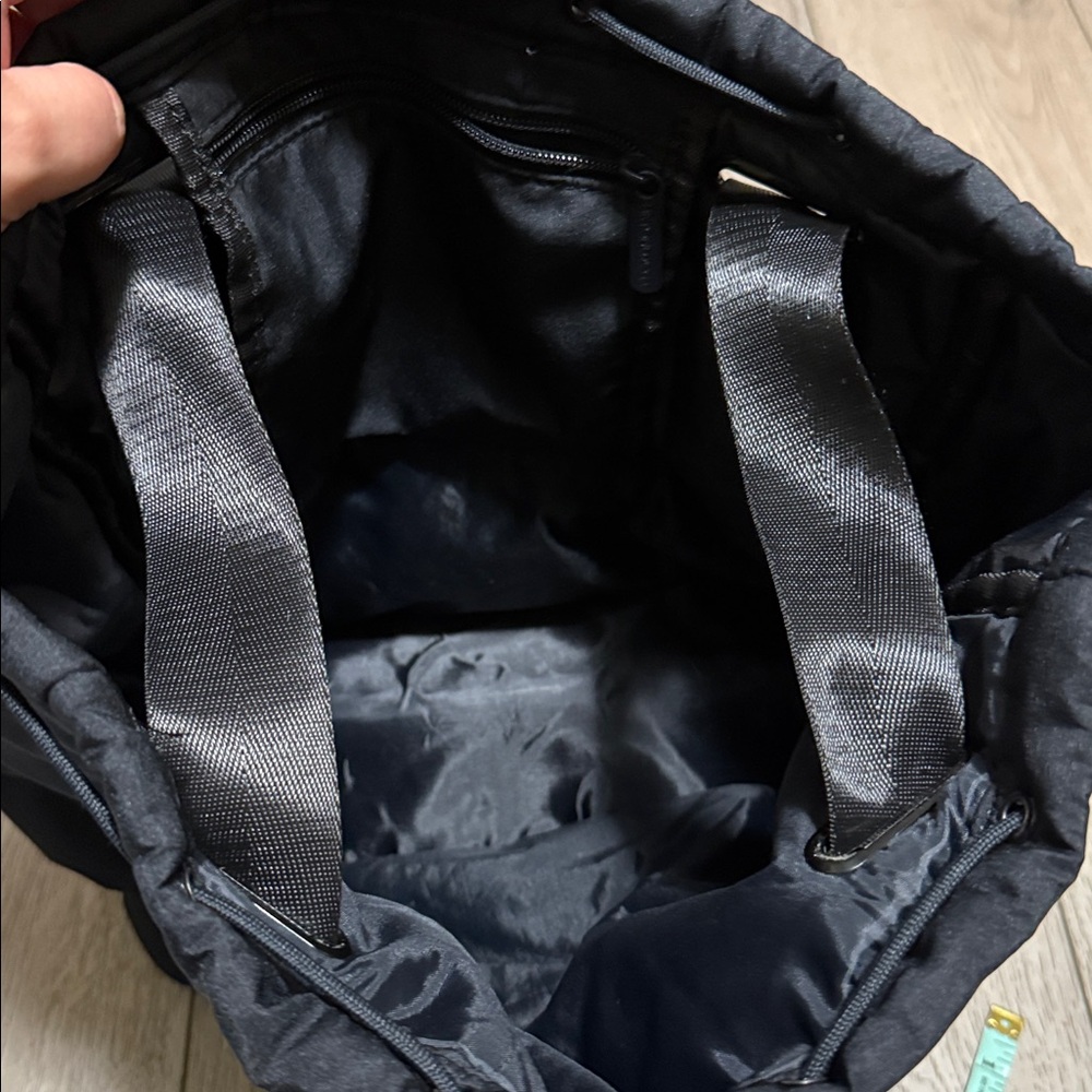 Beyond Yoga convertible gym bag - Picture 5 of 6